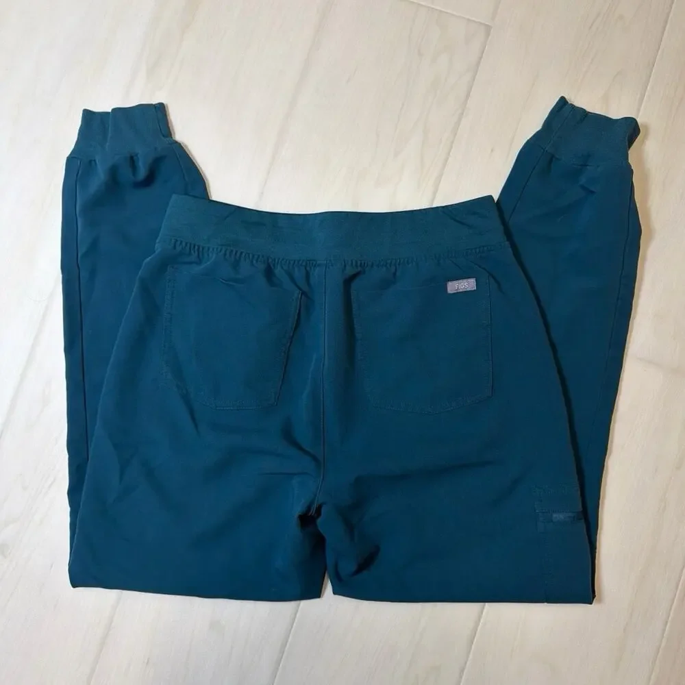 FIGS Scrub Set - Picture 3 of 7